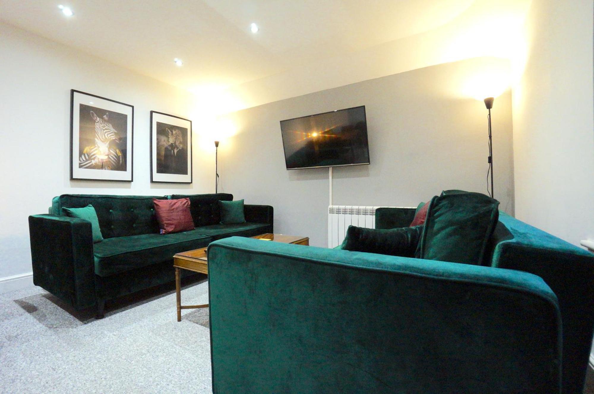 Premium Apartments Thatcham Broadway Екстер'єр фото