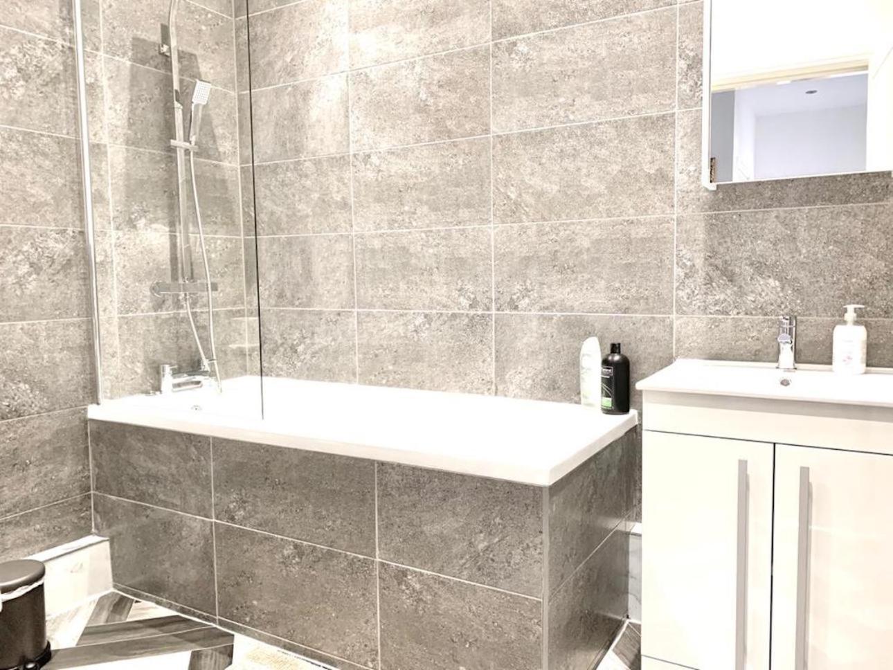 Premium Apartments Thatcham Broadway Номер фото